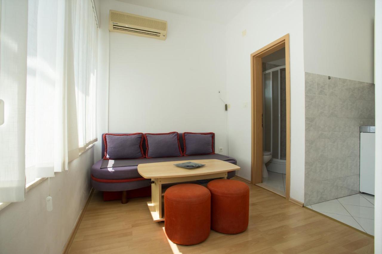 Beach Studio Apartment Ivana คาชเตลา ภายนอก รูปภาพ