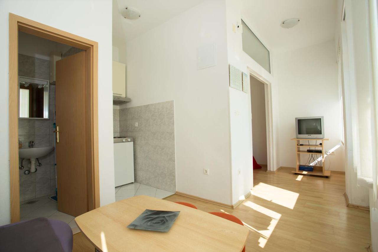 Beach Studio Apartment Ivana คาชเตลา ภายนอก รูปภาพ